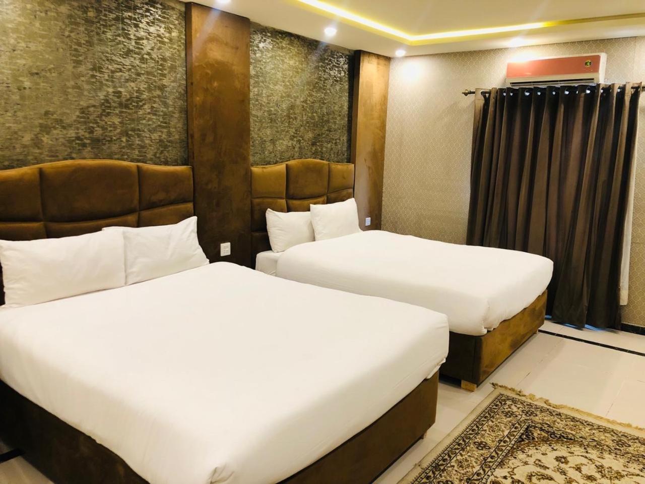 Blue Moon Continental Hotel Исламабад Екстериор снимка
