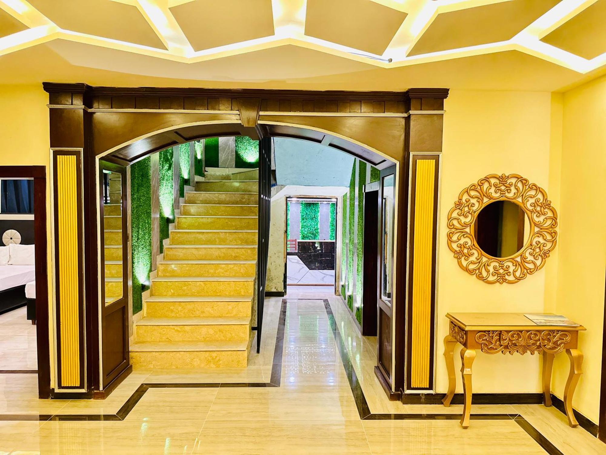 Blue Moon Continental Hotel Исламабад Екстериор снимка