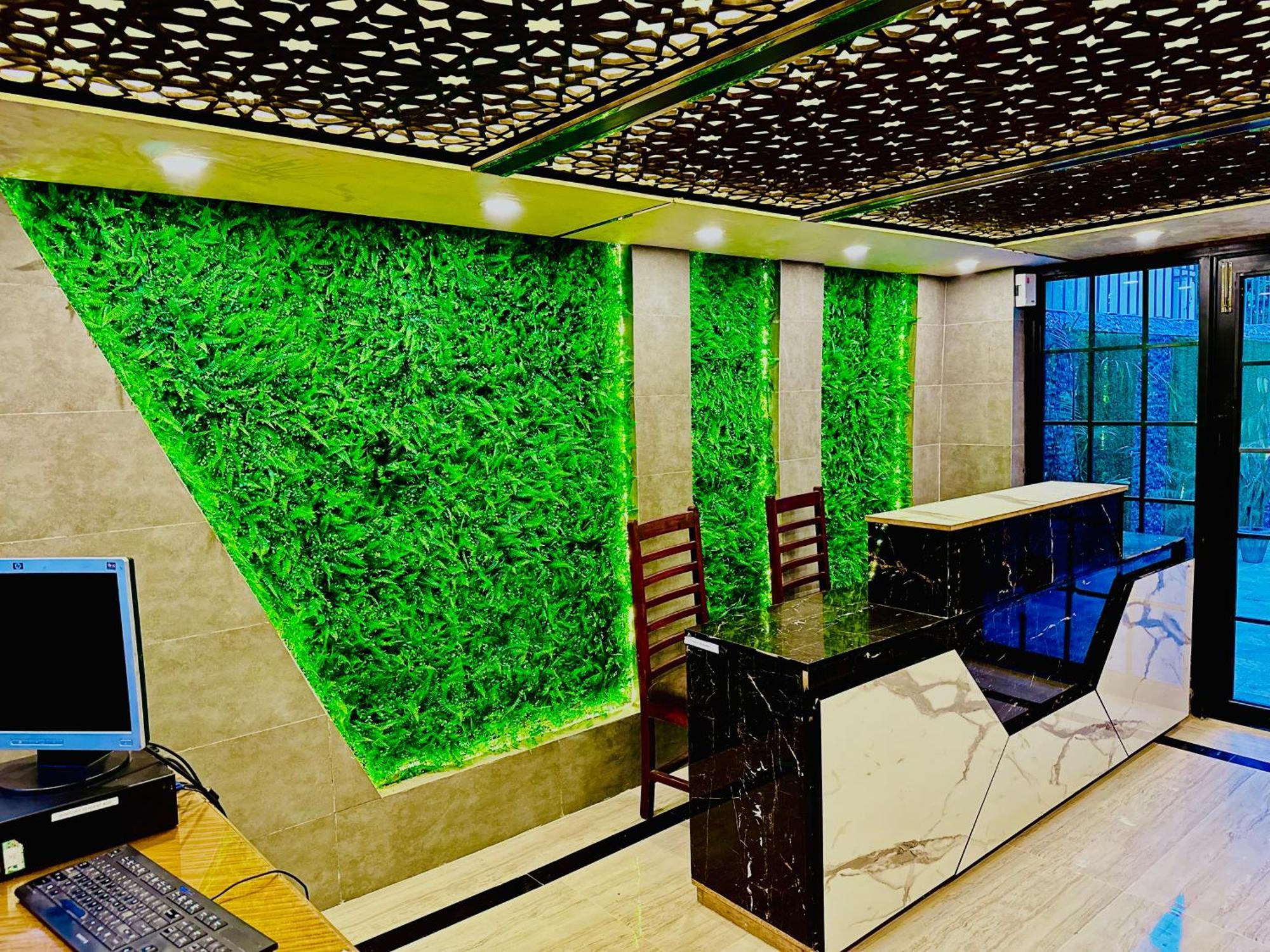 Blue Moon Continental Hotel Исламабад Екстериор снимка