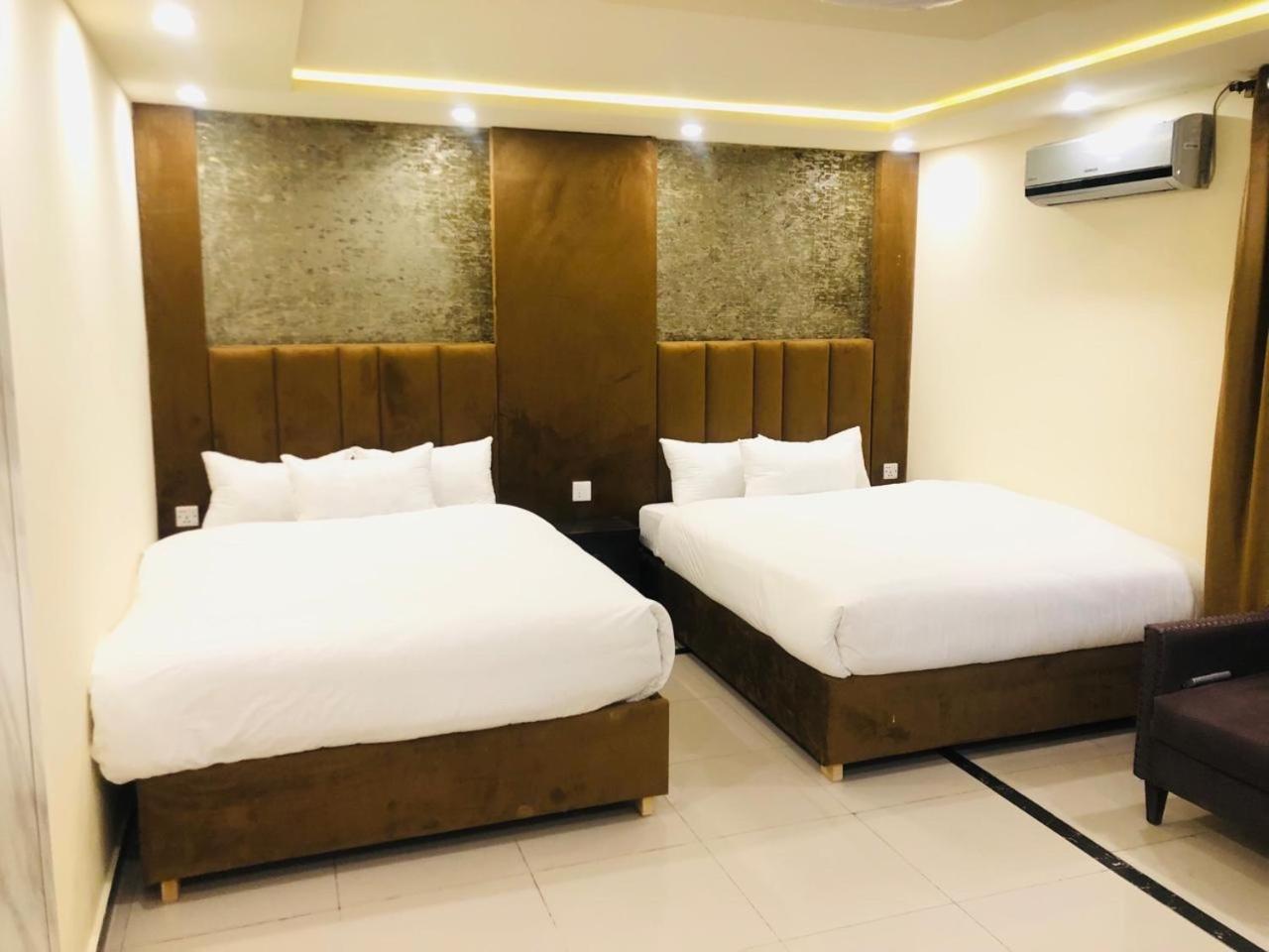 Blue Moon Continental Hotel Исламабад Екстериор снимка