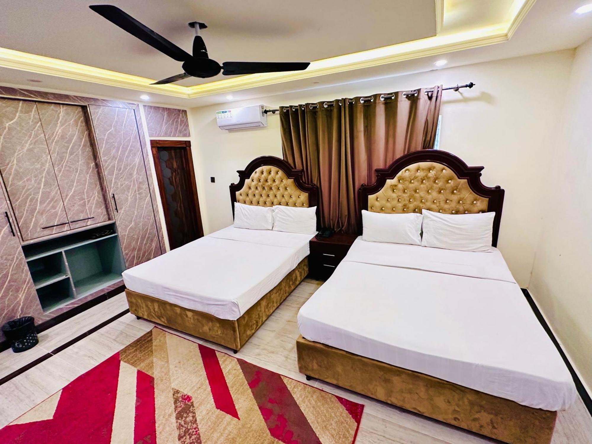 Blue Moon Continental Hotel Исламабад Екстериор снимка