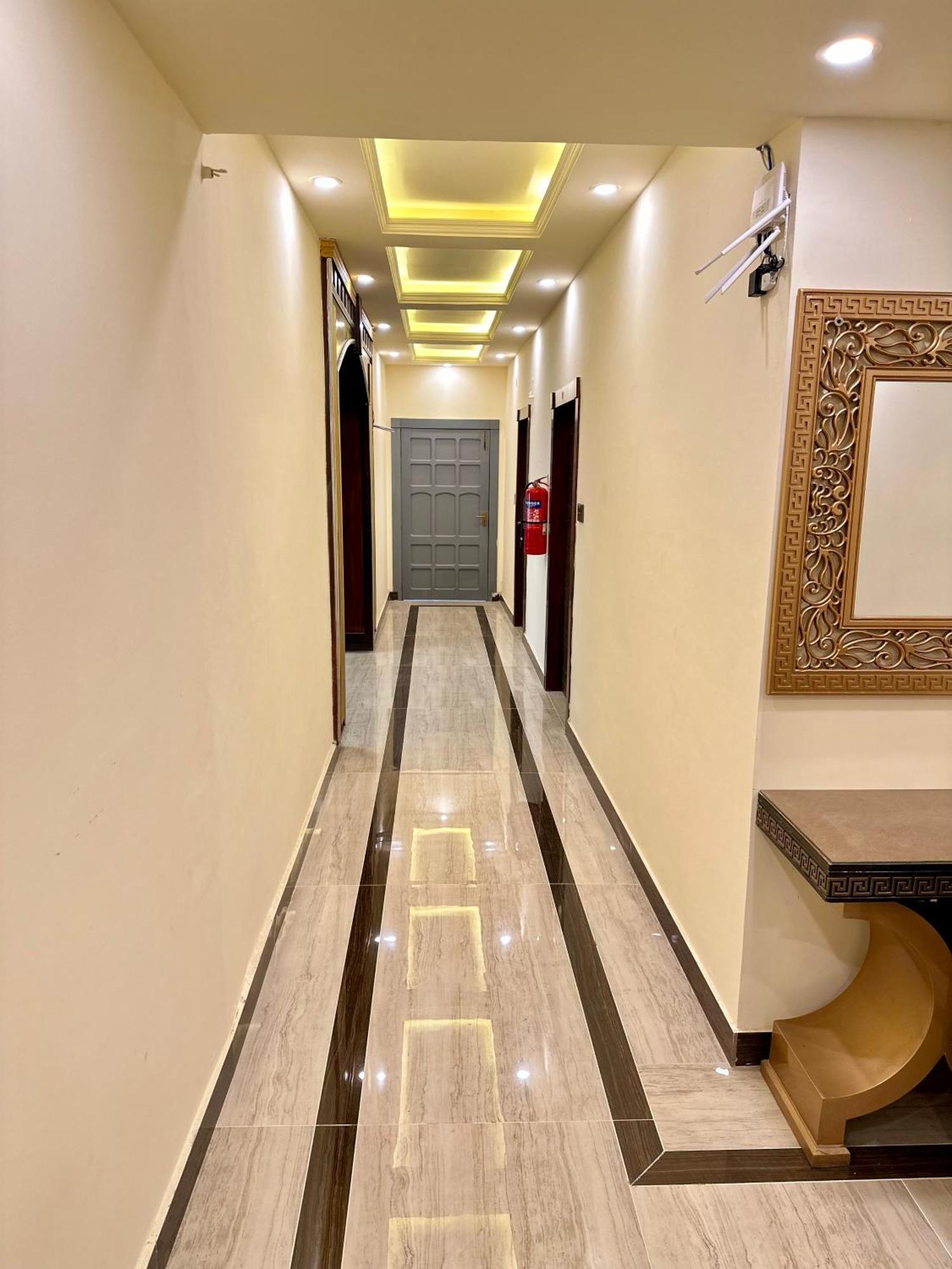 Blue Moon Continental Hotel Исламабад Екстериор снимка